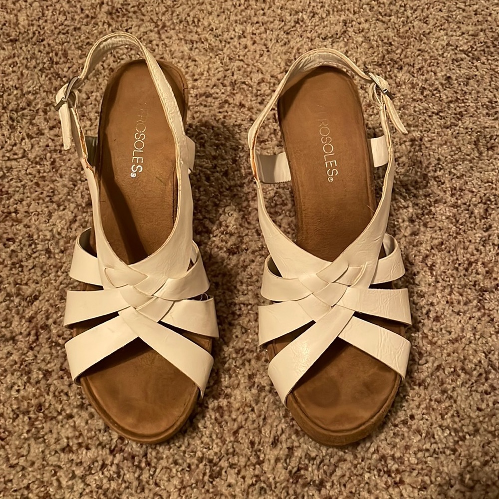 White wedges